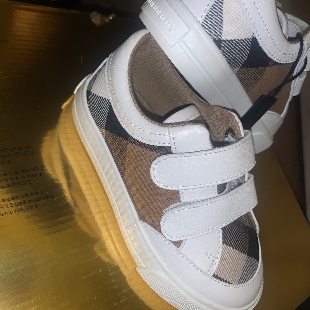 Burberry kids shoes
